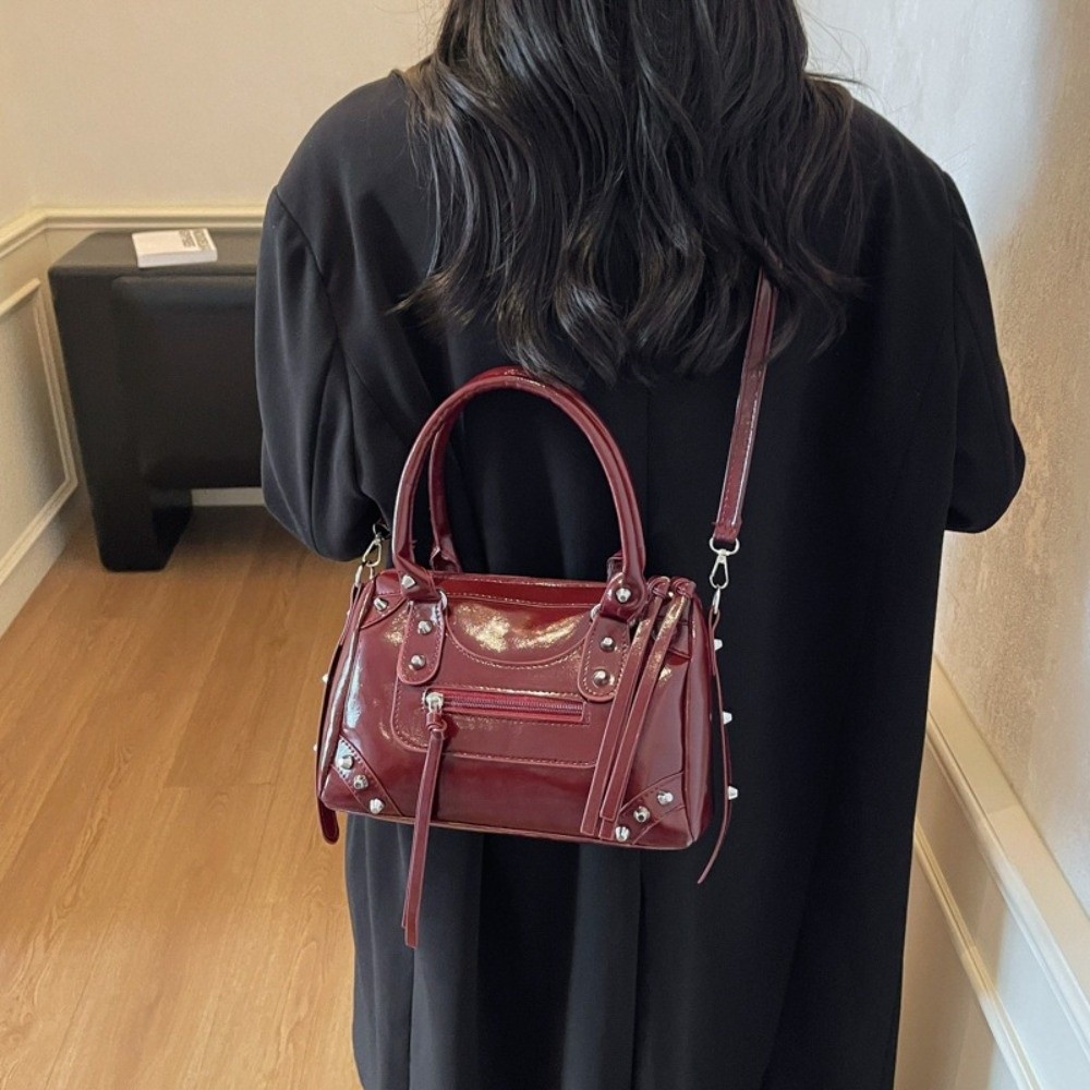 Top Handle Patent Bag - Vintage Perçinli Yastık Çanta Büyük Kapasiteli