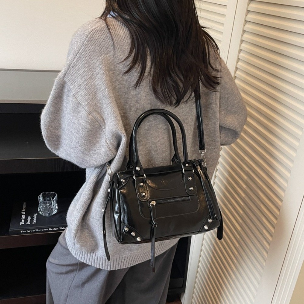 Moda Perçinli Yastık Çanta Büy - Top Handle Patent Bag incelemesi ve fiyatı