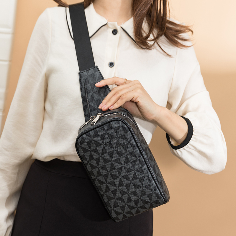 Erkekler için lüks moda göğüs  - Luxury Bags For Men incelemesi ve fiyatı