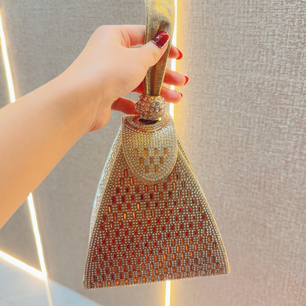 Rhinestones Lüks Akşam Çanta K - Luxury Bags Pyramid incelemesi ve fiyatı