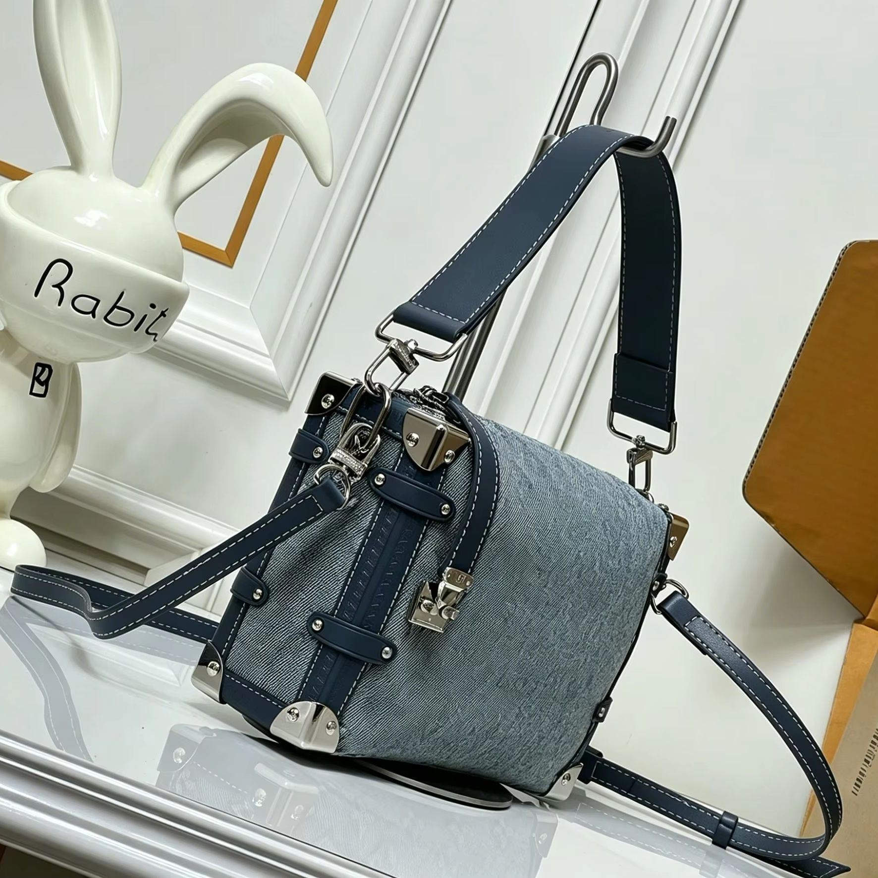 Mavi Jakarlı Kot Mini Trunk Ça - Luxury Bags Denim incelemesi ve fiyatı