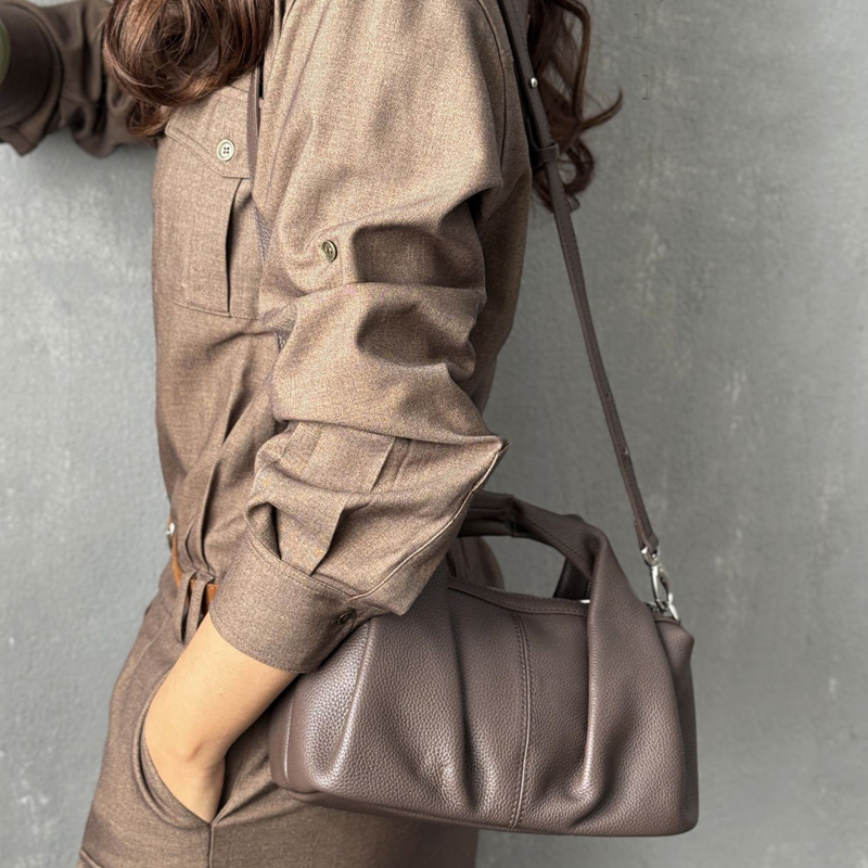 Özel Baş Harfli Deri Yastık Ça - Luxury Bags Japan incelemesi ve fiyatı