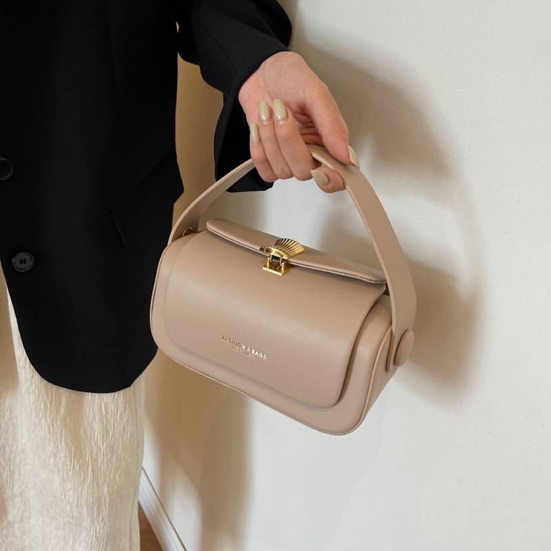 Klasik Siyah Omuz Çantası kadı - Luxury Bags Without Logo incelemesi ve fiyatı