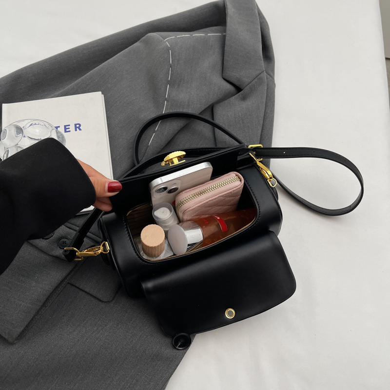 Klasik Siyah Omuz Çantası kadı - Luxury Bags Without Logo incelemesi ve fiyatı